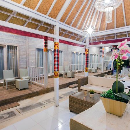 The Waterfront Beach House Нуса-Лембонган Екстер'єр фото