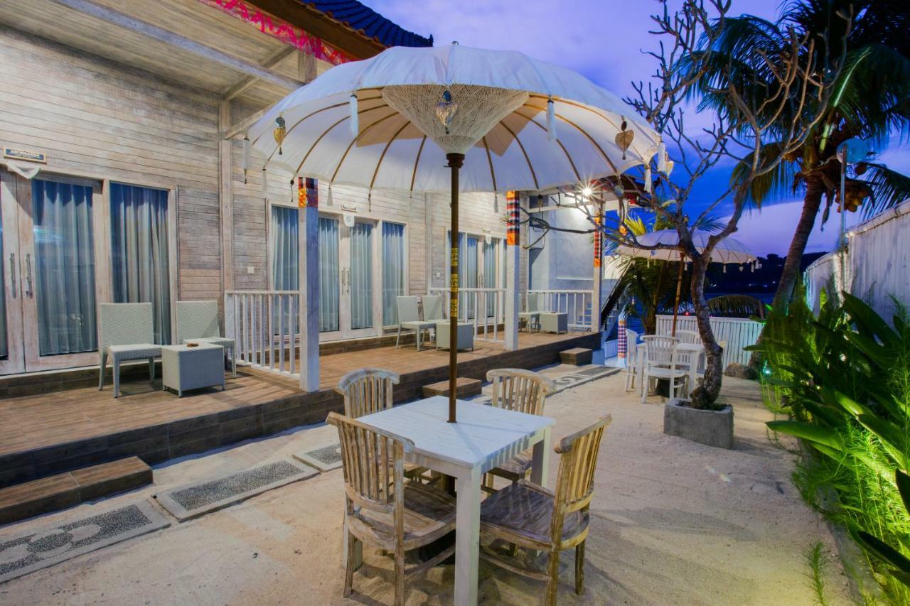 The Waterfront Beach House Нуса-Лембонган Екстер'єр фото