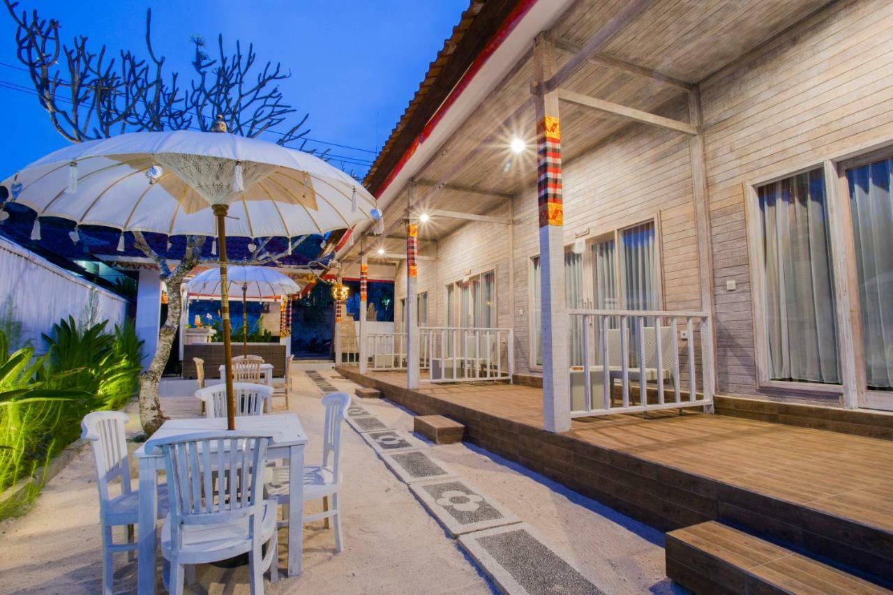 The Waterfront Beach House Нуса-Лембонган Екстер'єр фото